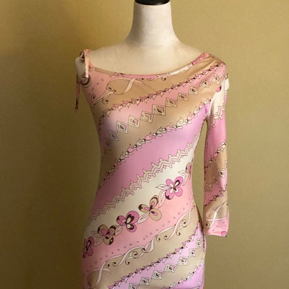 Spring stunning one shoulder light dress one side ties in a bow